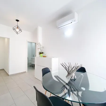 Modern In The Heart Of #1942 *