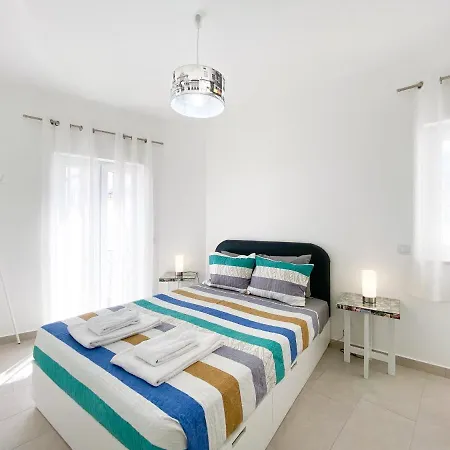 Modern In The Heart Of #1942 Apartment *