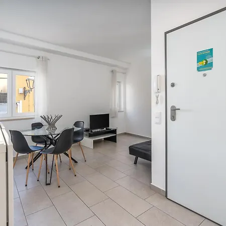 Modern In The Heart Of #1942 Apartament