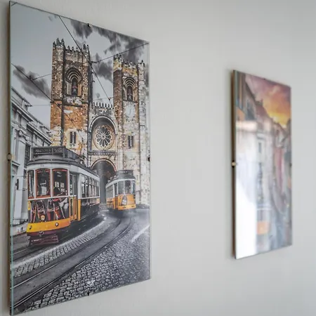 Modern In The Heart Of #1942 *